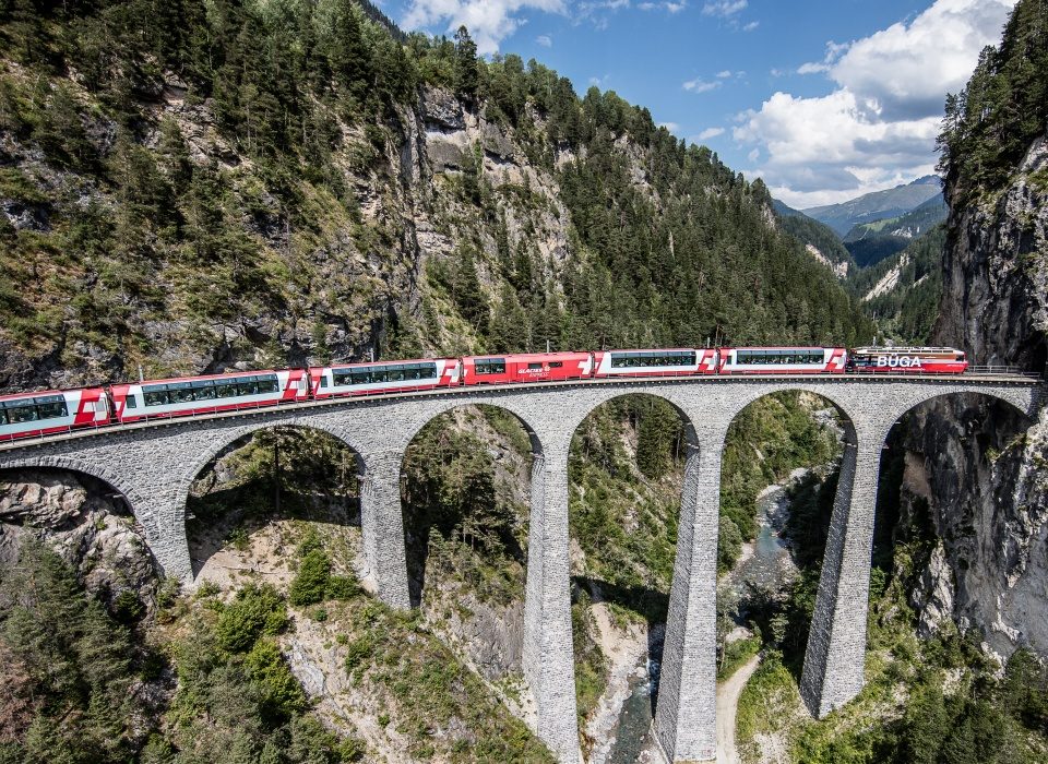 Glaicer Express Geburtstag Schweiz Luxuszug Berglandschaft