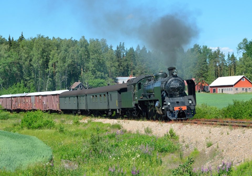 Eisenbahn, Nostalgie Dampfzug Finnland Volldampf historischer Zug