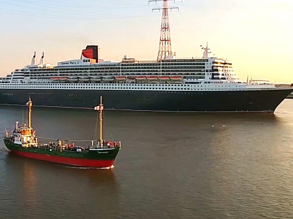 Nostalgie Modern Meer Queen Mary 2 Greundiek Elbe