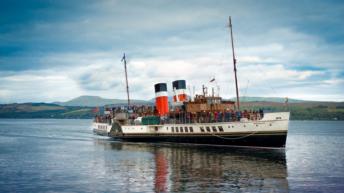 Schaufelrad-Dampfer Dampfschiff Waverley Schottland Großbritannien Nostalgie