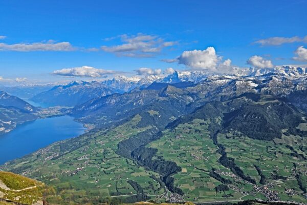 Eiger Mönch Jungfrau Berge um Berner Oberland Thuner See Schweiz